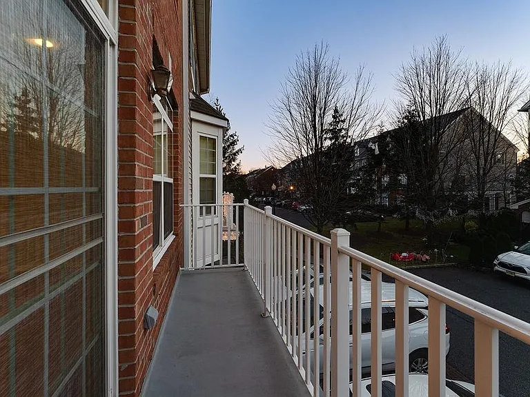 6 Carpenter Ct — Photo 21
