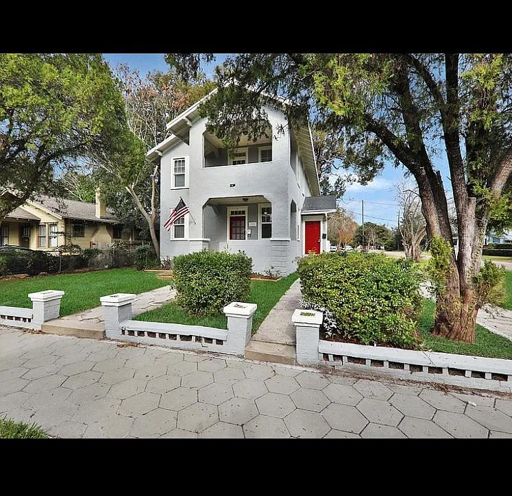2205 Ernest St — Photo 1