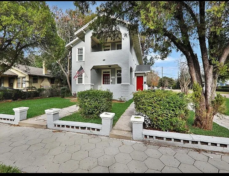 2205 Ernest St — Photo 1