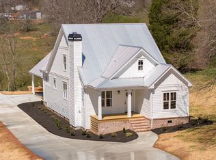 405 Roper Dr, Clarkesville, GA 30523