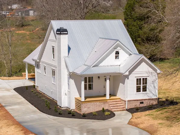 405 Roper Dr, Clarkesville, GA 30523