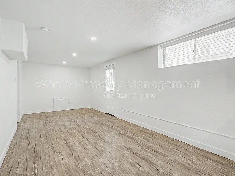 4205 S Lincoln St — Photo 8