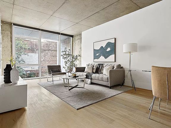 2nd image of 115 Norfolk St APT 202