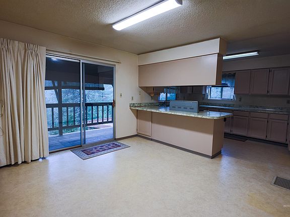 2nd image of 717 Big Cedar Rd