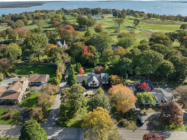 240 Narragansett Bay Ave, Warwick, RI 02889