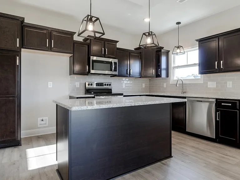205 Notgrass Rd — Photo 3
