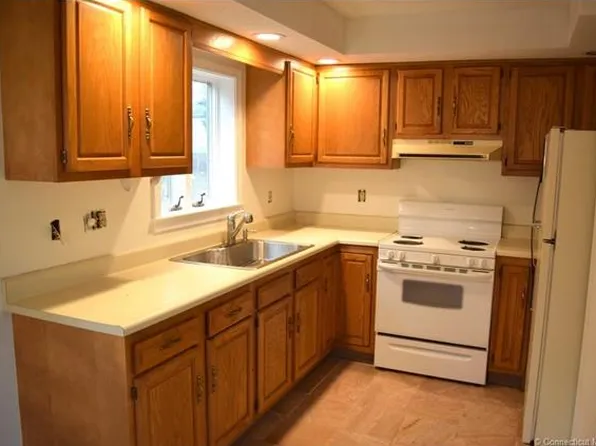 128 Spring St, Middletown, CT 06457