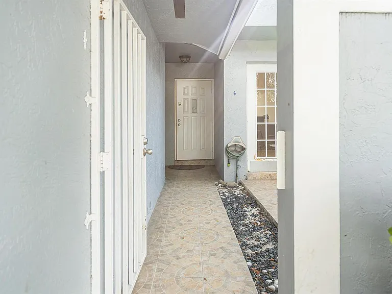 9703 SW 142nd Ct — Photo 33