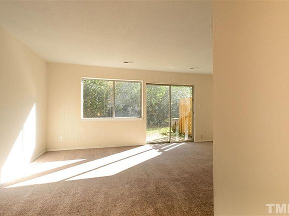 4th image of 220 Elizabeth St APT F8