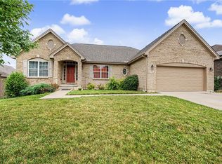 35 Louise Dr, Springboro, OH 45066