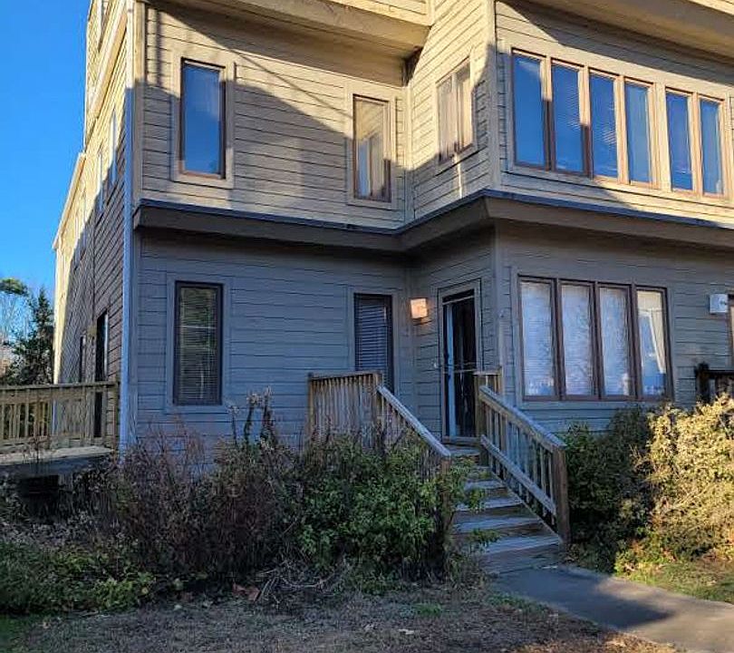 1st image of 2734 Manoomin Pl