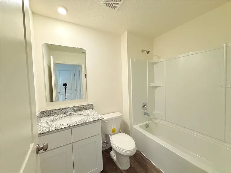 733 James Ct — Photo 8
