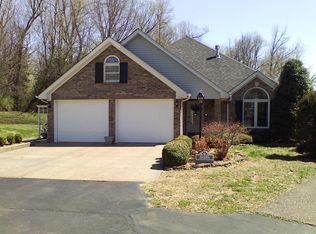 926 Stonebrook Dr, Paducah, KY 42003