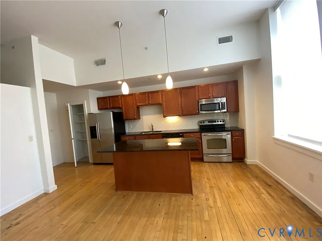 1 bed, 1.0 bath, 685 sqft, $1,550 — Photo 4