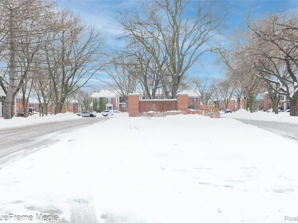 27654 E Echo Valley Unit 234, Farmington Hills, MI 48334