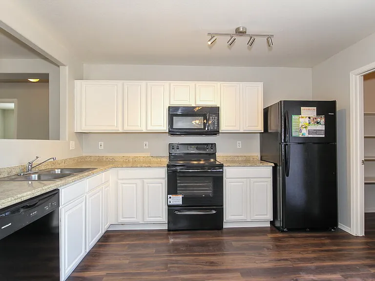 11502 W Corrine Dr — Photo 5
