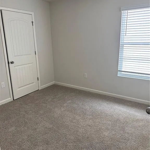 471 Stoneybrook Dr — Photo 16