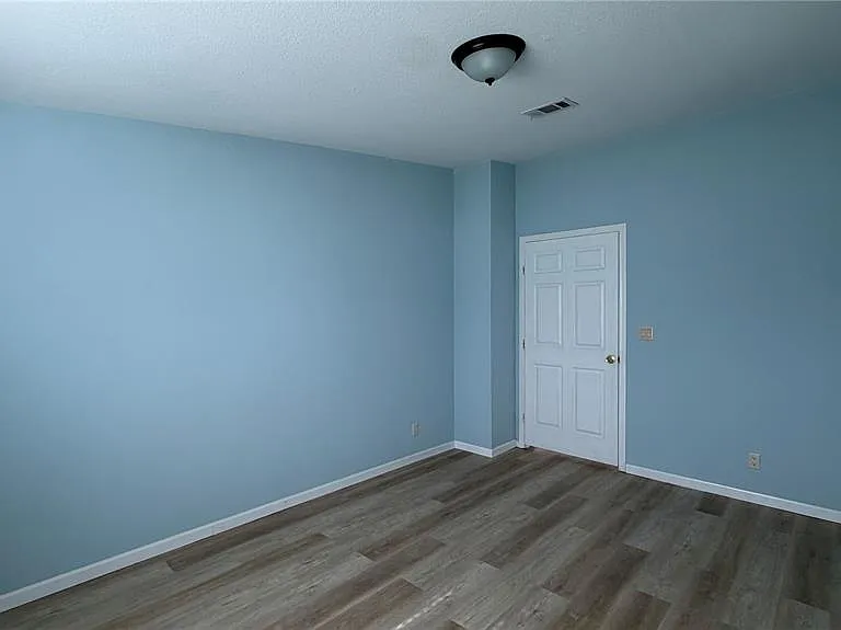 1831 Winchester Ct S — Photo 18