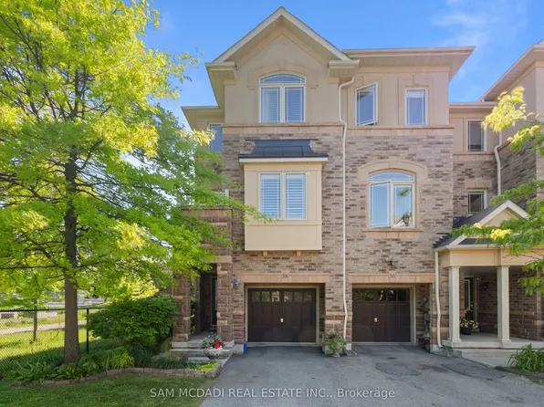 6625 Falconer Dr #38, Mississauga, ON L5N 0C7