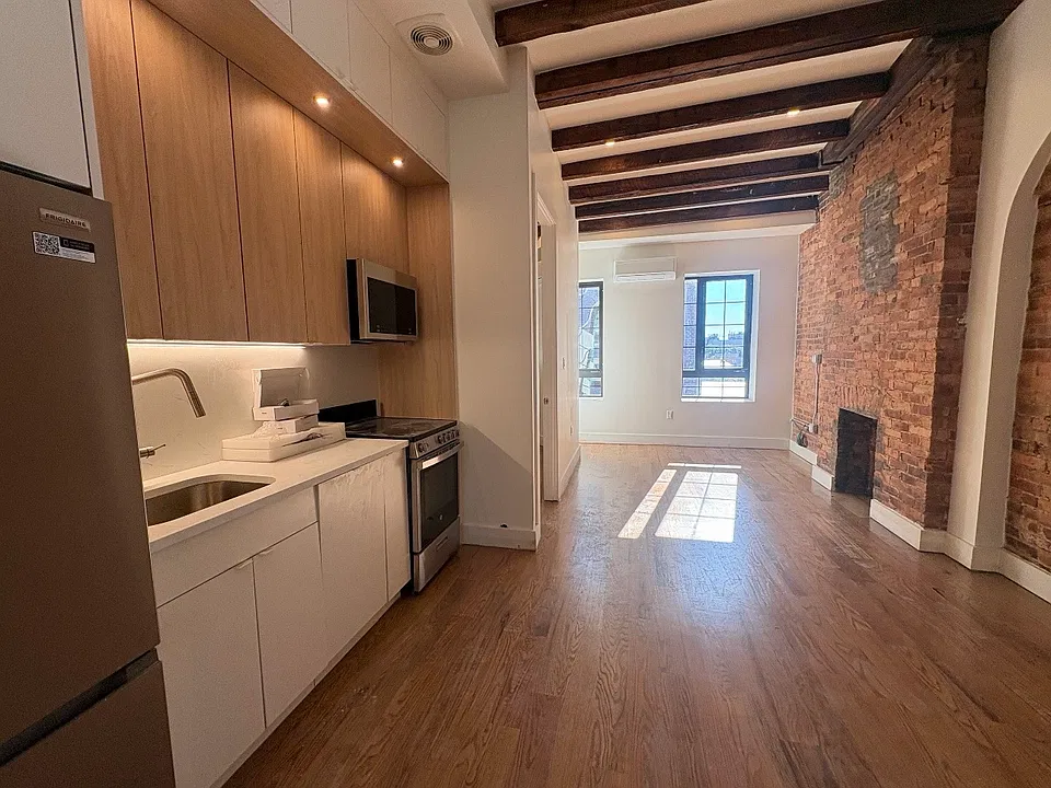 103 Berry St #3L
