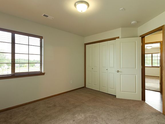 3rd image of 601 Lilac St APT 3