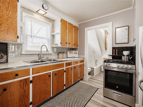 5th image of 188 Estall Rd