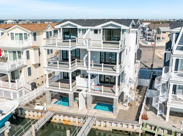 696 22nd St E, Avalon, NJ 08202