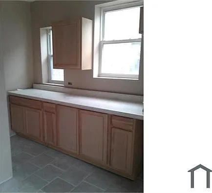 3 bed, $2,040 — Photo 2