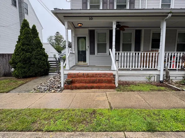 10 Chestnut St, Lumberton, NJ 08048