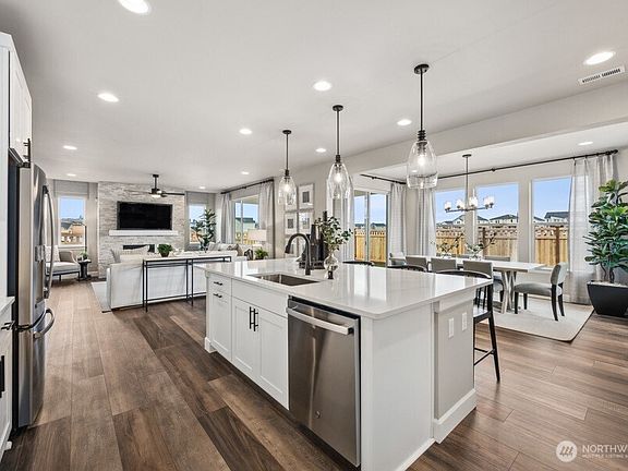 5th image of 14512 203rd Avenue E #850