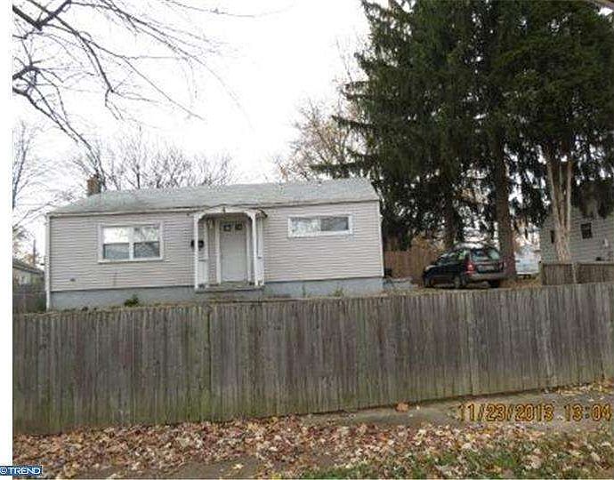 2nd image of 4 Roxeter Rd