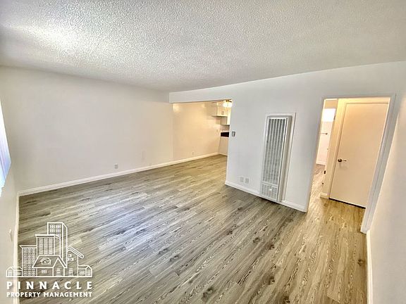 5th image of 4021 W 137th St APT B