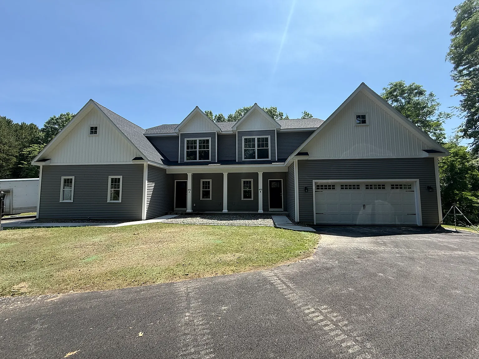 3 bed, 2.5 bath, 1900 sqft, $2,950 — Photo 1