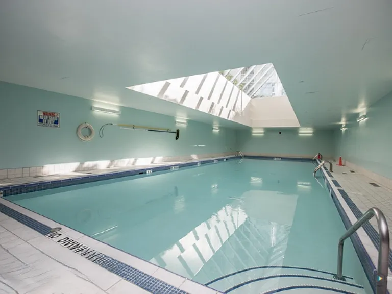 1111 Marinaside Cres #THN — Photo 24