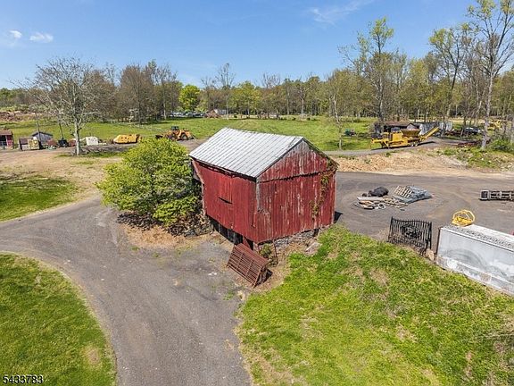 3rd image of 9 Creamery Lane