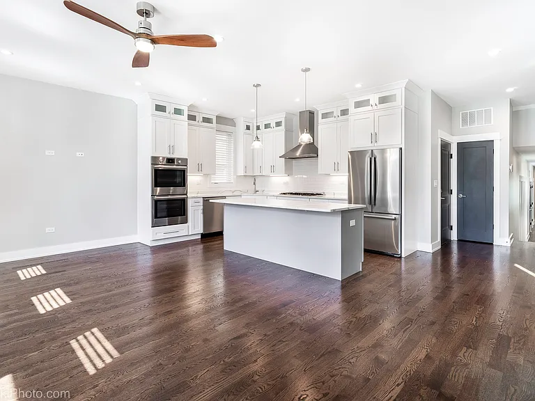 Living/dining/kitchen