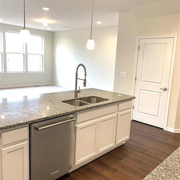 43683 Chancellor Ln — Photo 6