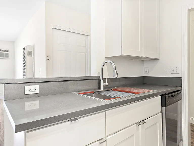 5161 Riverton Ave #107 — Photo 14