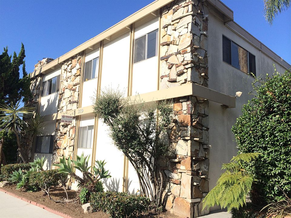 1st image of 219 Loma Ave APT 4