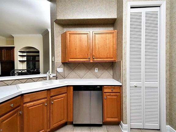 5th image of 2242 Eaton Lake Ct