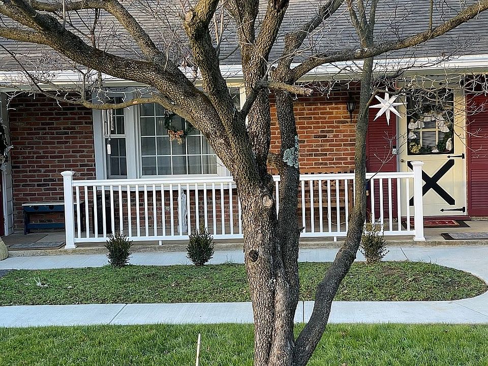 1st image of 40 Lynwood Ave