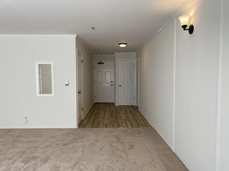 1117 Laguna Ave #5 — Photo 6