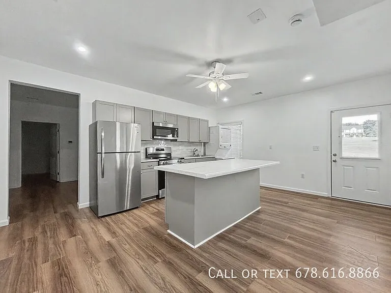 70 Charleston Ln — Photo 5