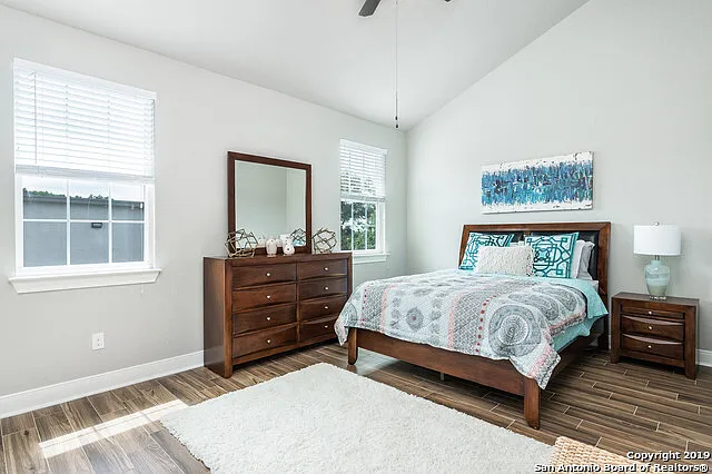 2 bed, 1300 sqft, $1,700 — Photo 3