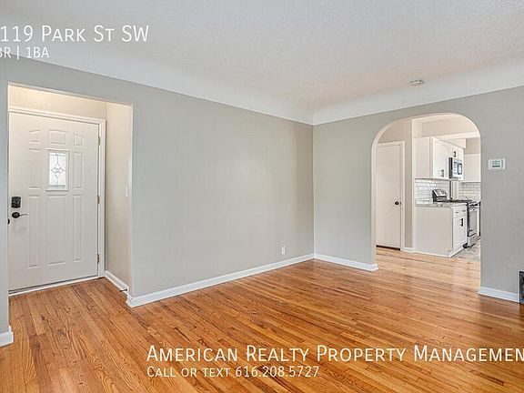5th image of 1119 Park St SW