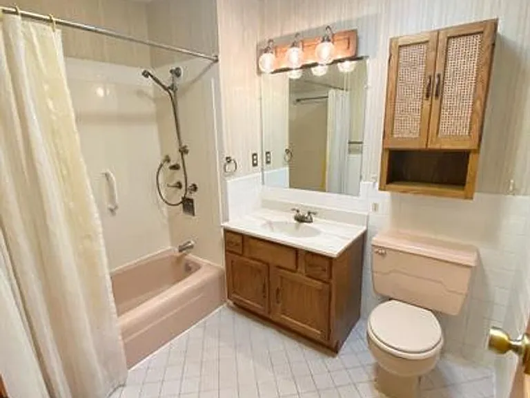 8 Greenwood Ave — Photo 11