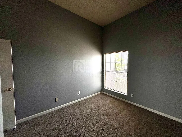 3440 Parkmoor Village Dr #V — Photo 12