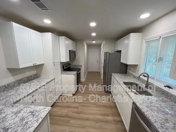 1226 Grace Meadow Dr, Mooresville, NC 28115