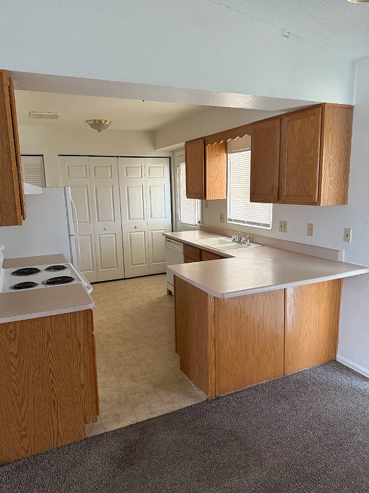 2 bed, 950 sqft, $1,495 — Photo 2