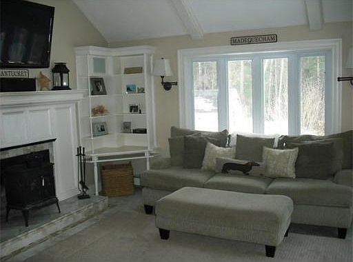 3rd image of 22 Apple Hill Ln